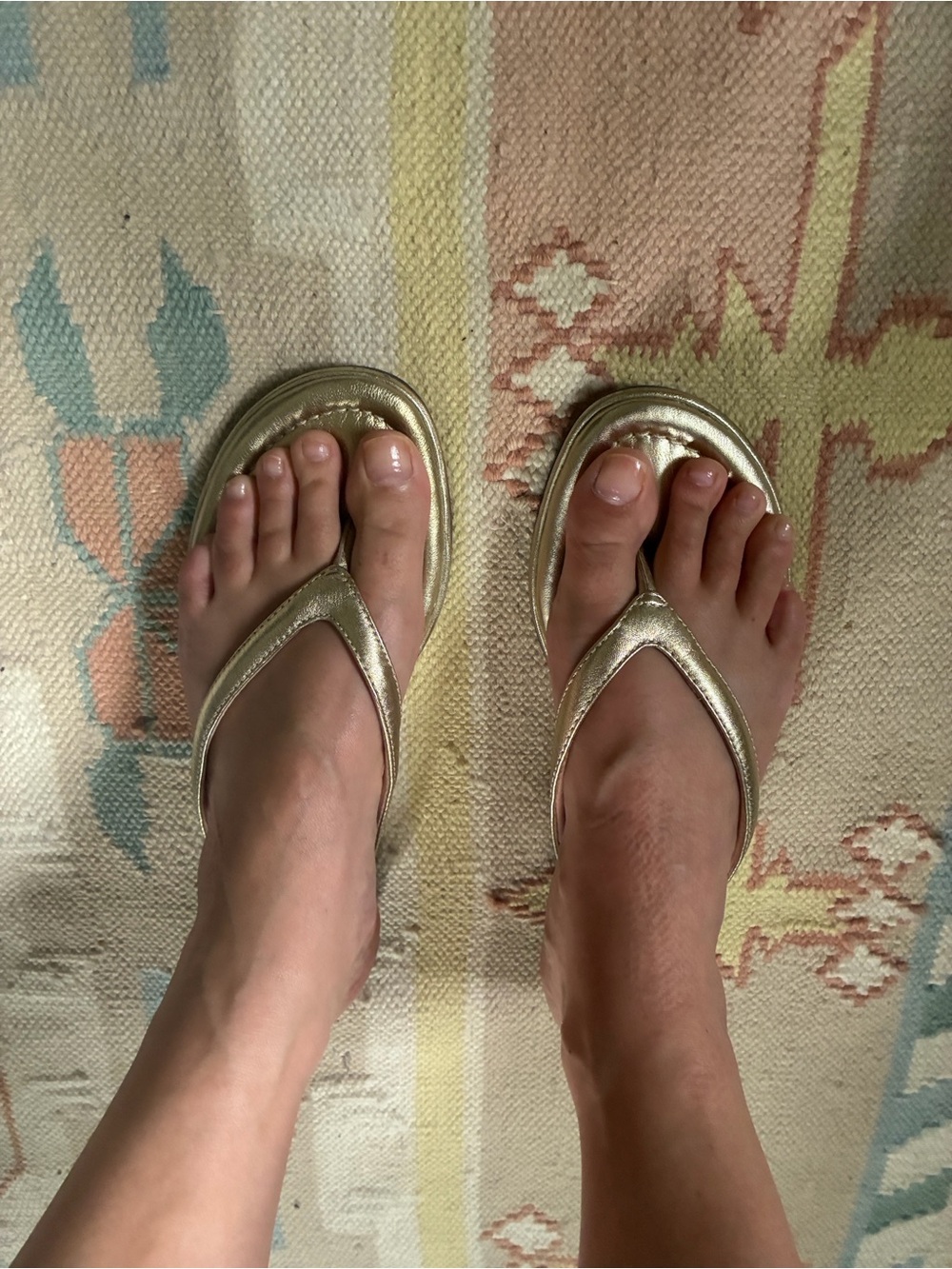 J Crew Menorca padded thong sandals in gold metallic leather - Picture 3 of 6